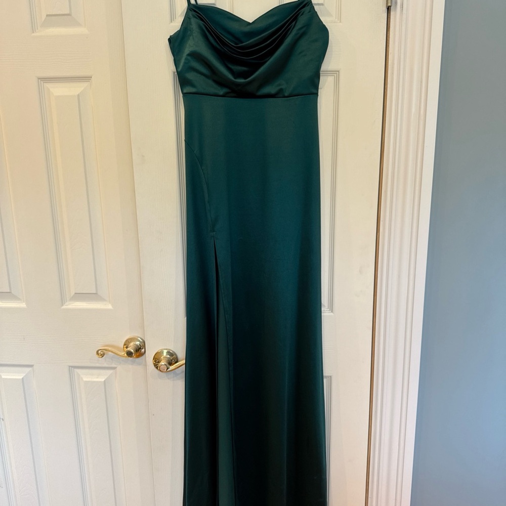 Windsor Emerald Green Spaghetti Strap Cowl Neck Gown Medium